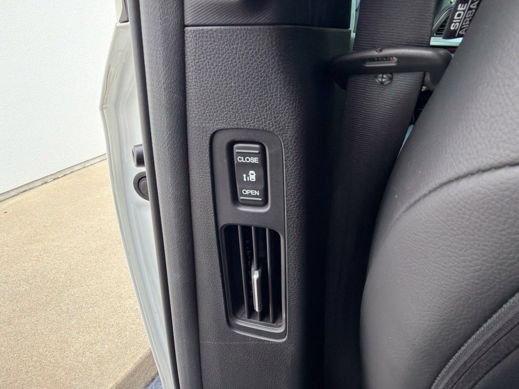 Used 2025 Honda Odyssey Sport-L image 45