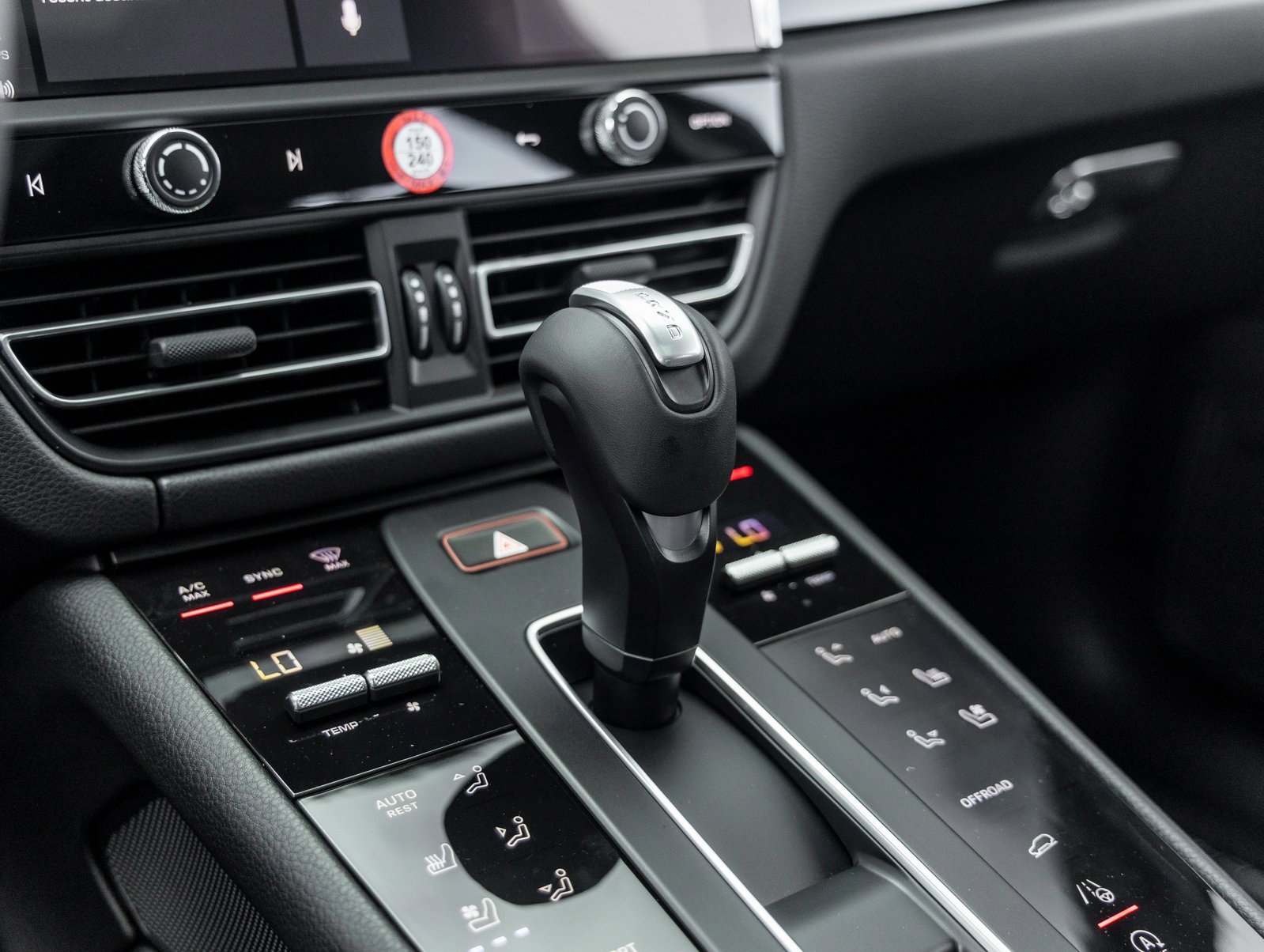 New 2026 Porsche Macan image 30