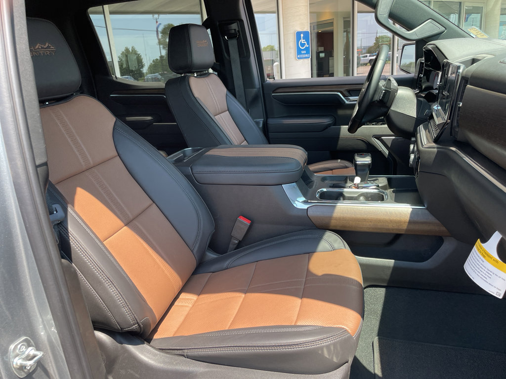Used 2025 Chevrolet Silverado 1500 High Country w/ Z71 Off-Road Package image 24