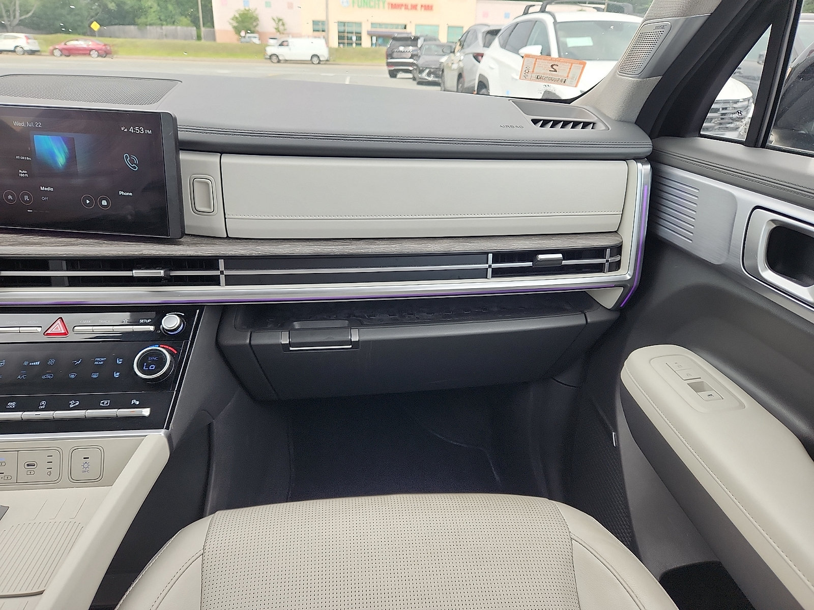 Certified 2024 Hyundai Santa Fe Limited AWD/4WD image 10