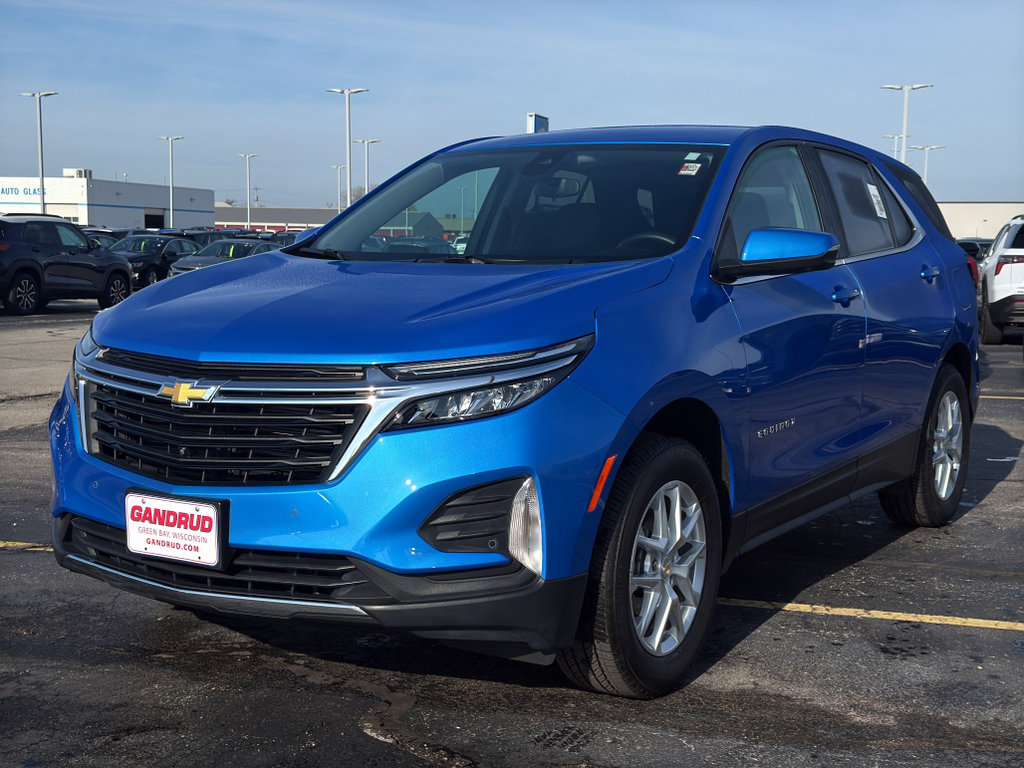 Used 2024 Chevrolet Equinox LT image 2