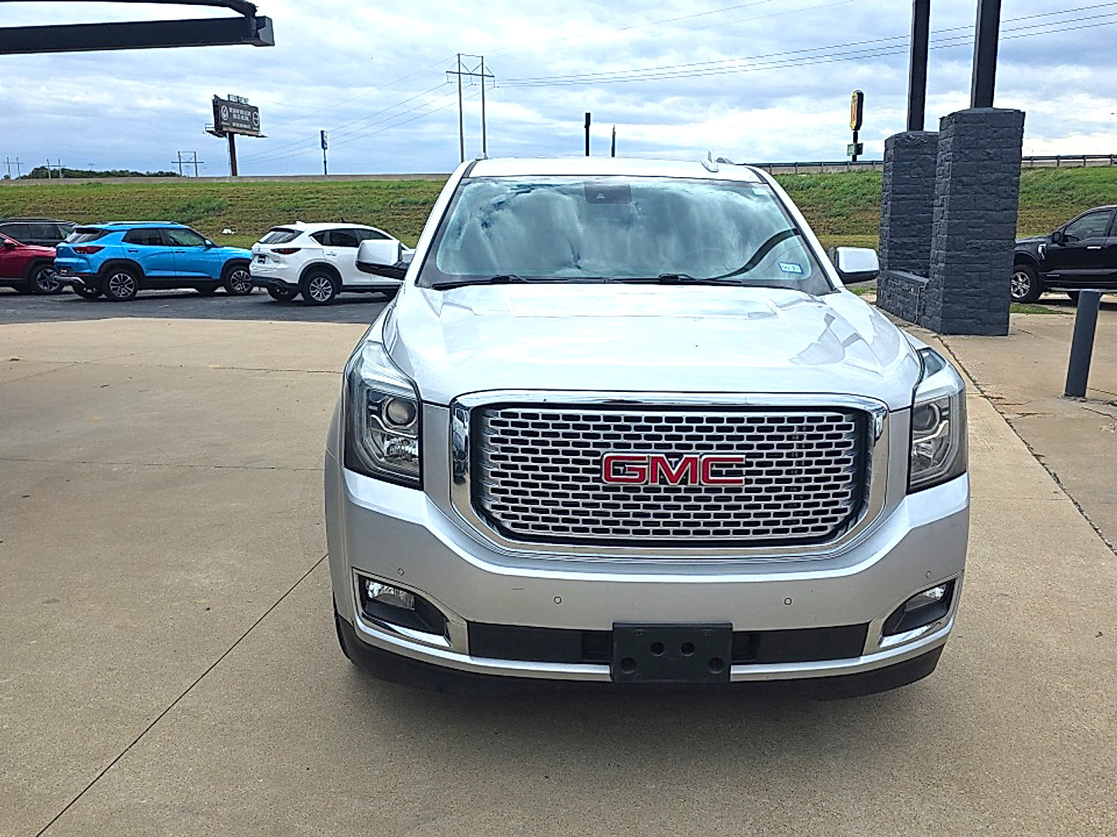 Used 2016 GMC Yukon Denali w/ Open Road Package RWD image 6