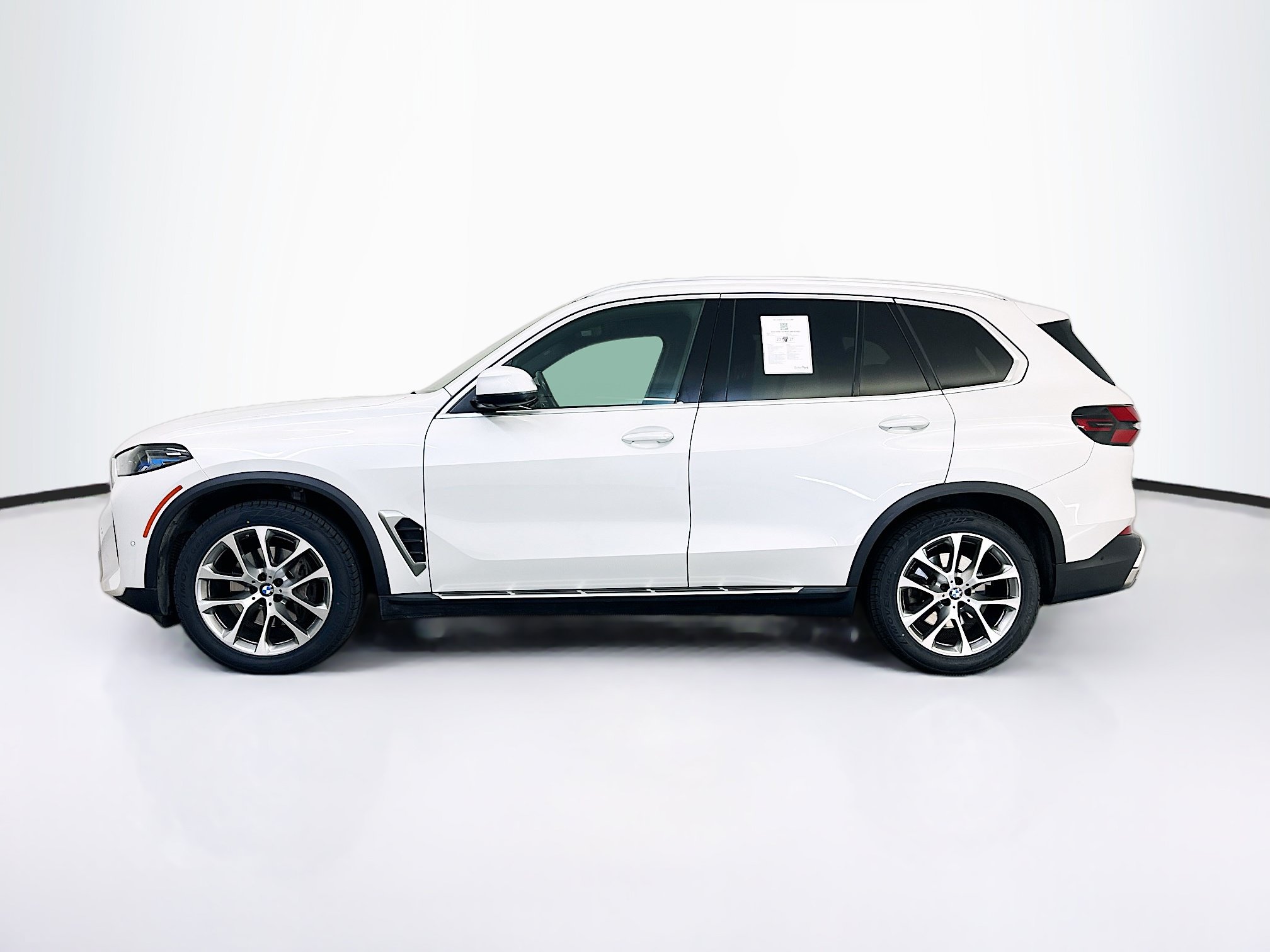 Used 2024 BMW X5 xDrive40i AWD/4WD image 4