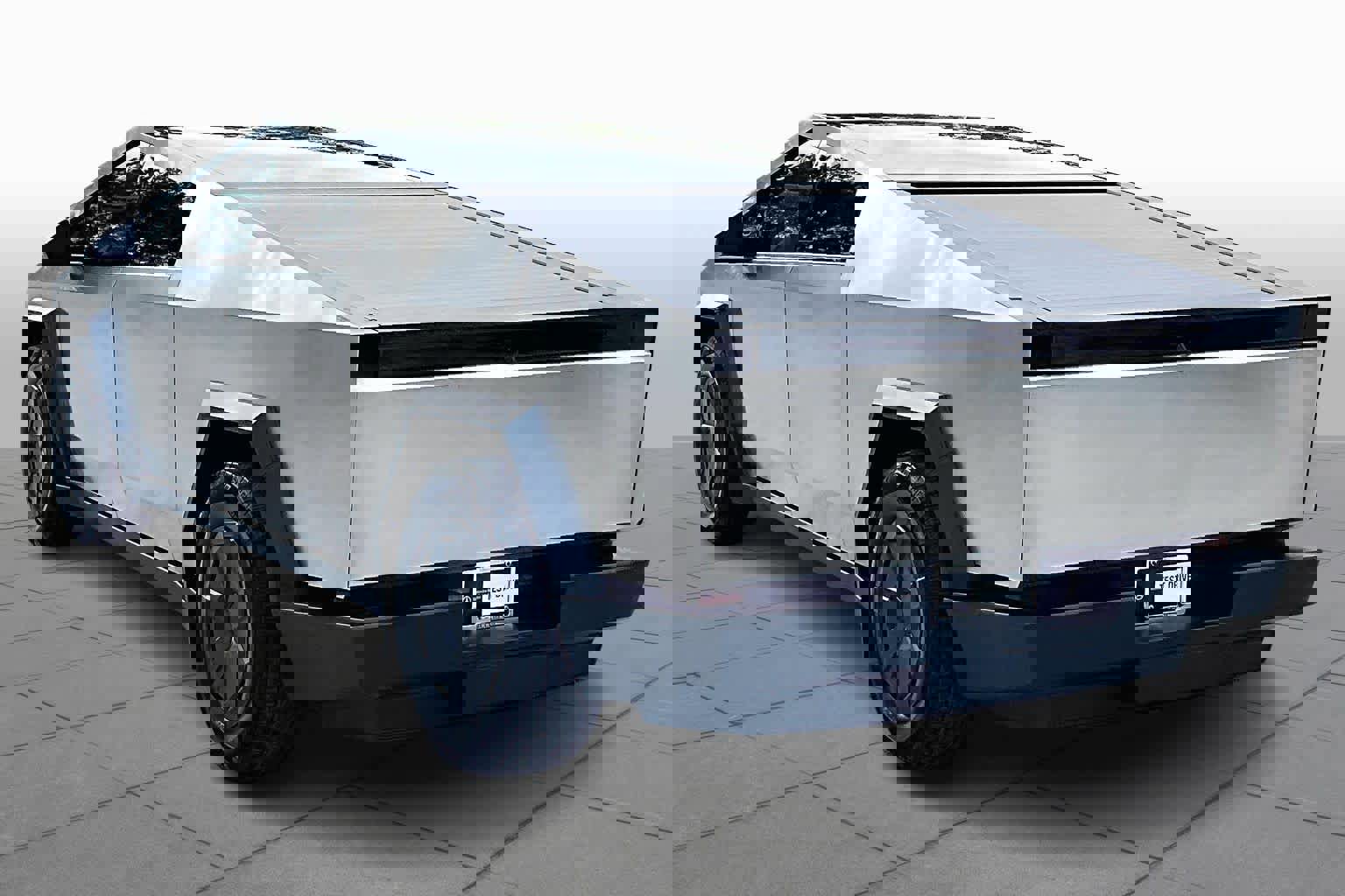 Used 2025 Tesla Cybertruck AWD Crew Cab image 10