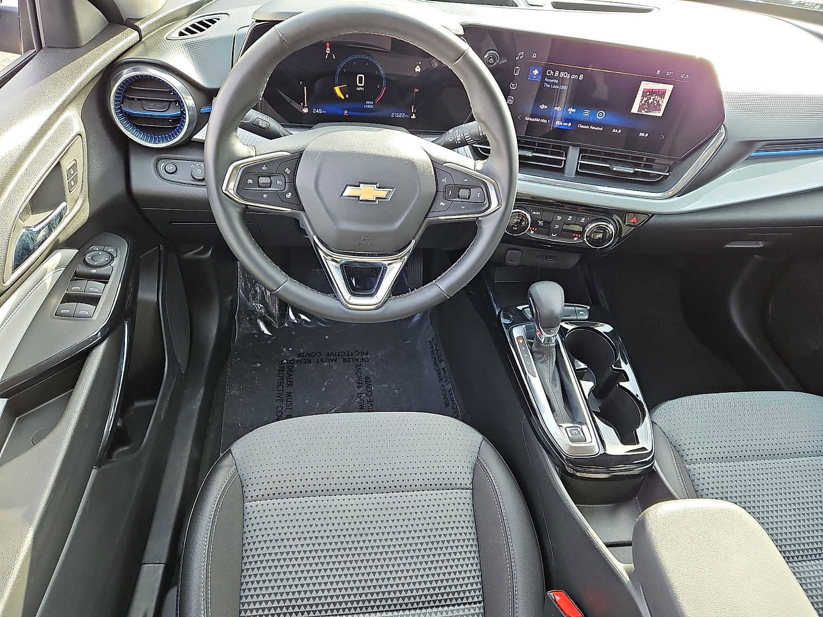 Used 2025 Chevrolet Trax LT w/ LT Convenience Package image 12