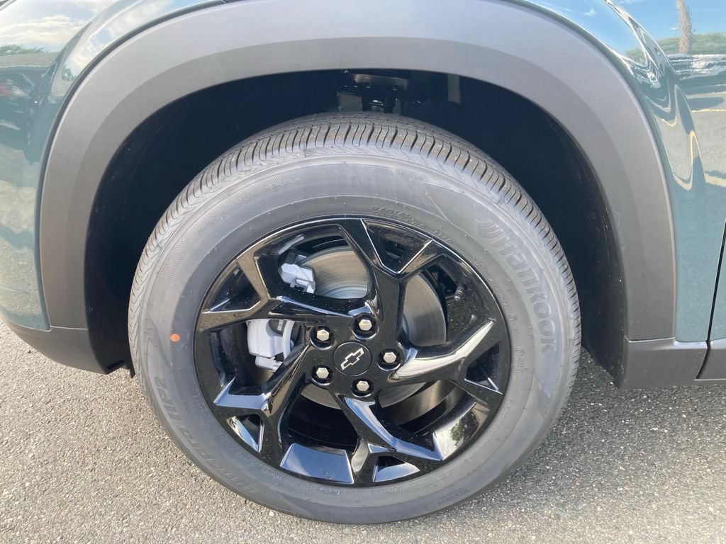 New 2026 Chevrolet Trax LT w/ Midnight Edition FWD image 31