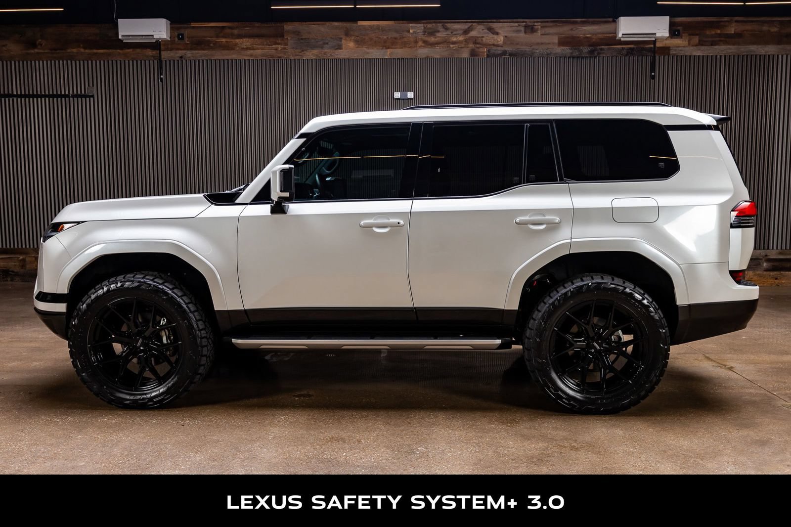 Used 2025 Lexus GX 550 w/ Accessory Package (2T) AWD/4WD image 6