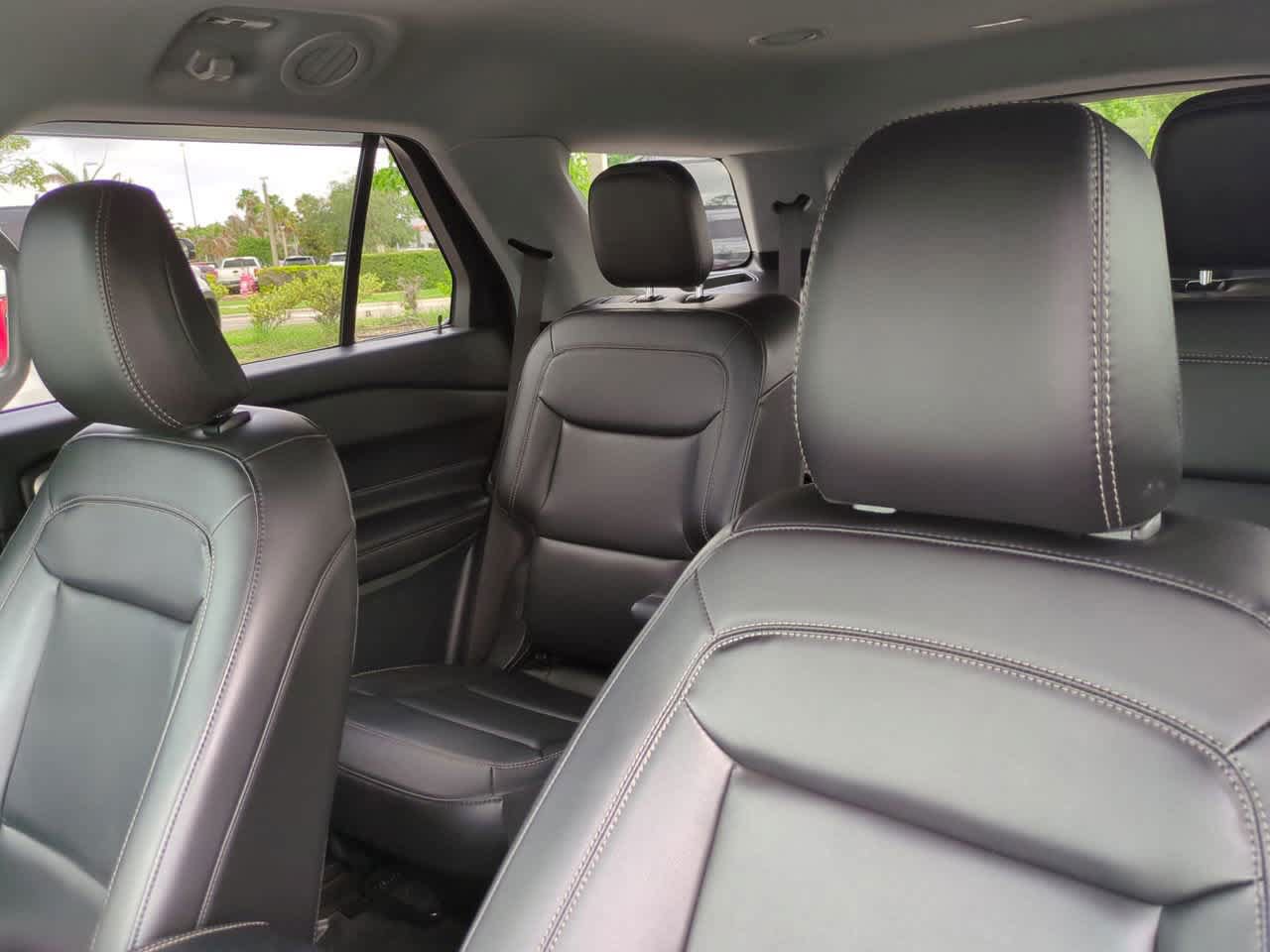 Used 2023 Ford Explorer XLT w/ Equipment Group 202A RWD image 8