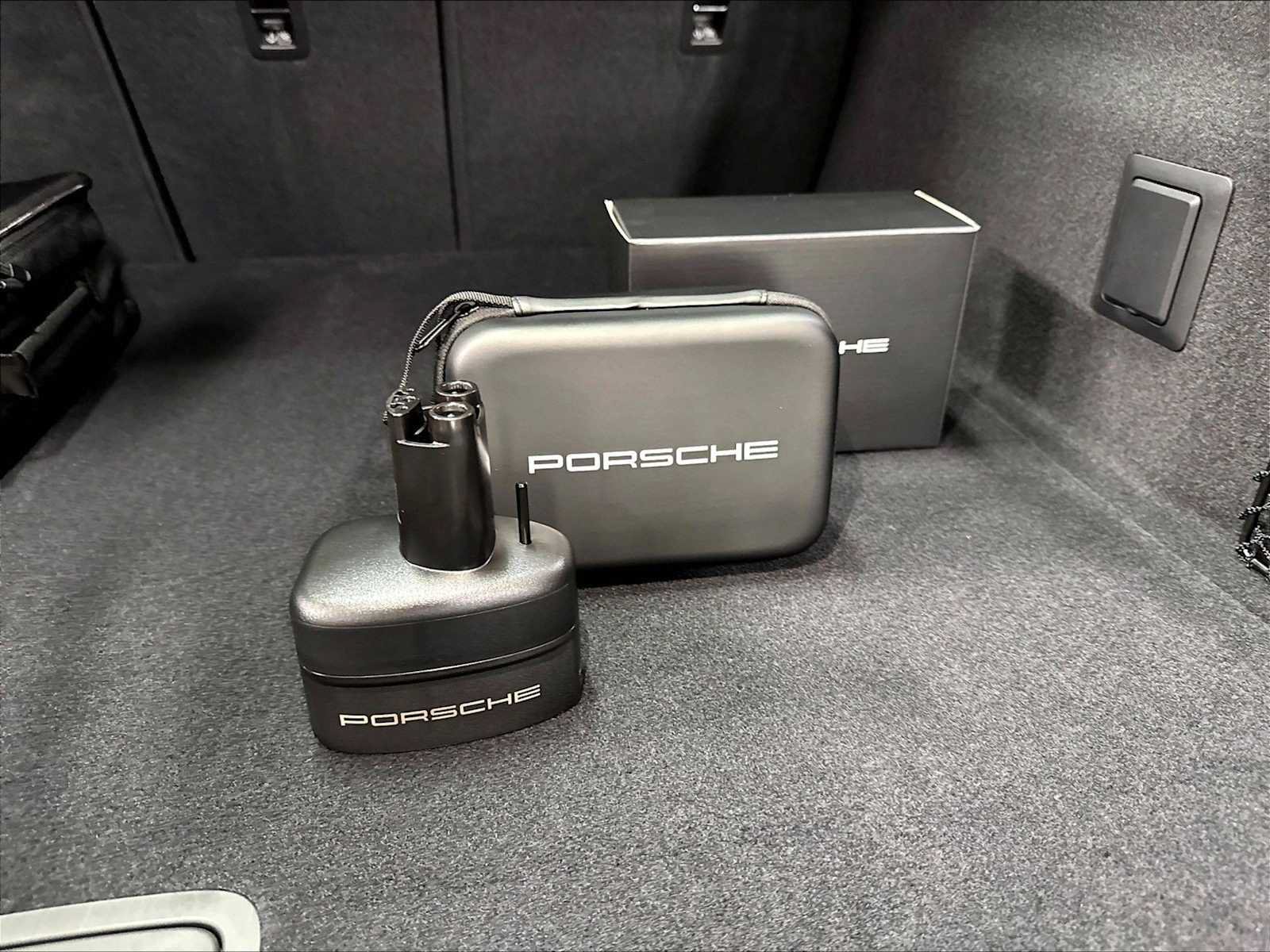 New 2026 Porsche Cayenne Turbo AWD/4WD image 38