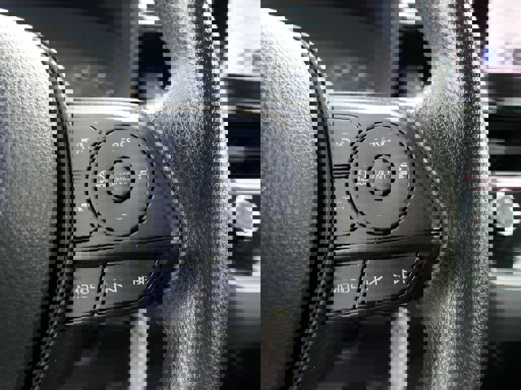 Used 2023 Toyota Corolla LE w/ Carpet Mat Package (TMS) image 17