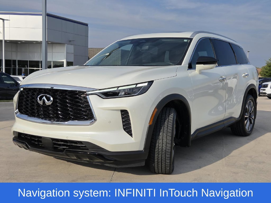 Used 2023 INFINITI QX60 Luxe w/ Vision Package FWD image 2