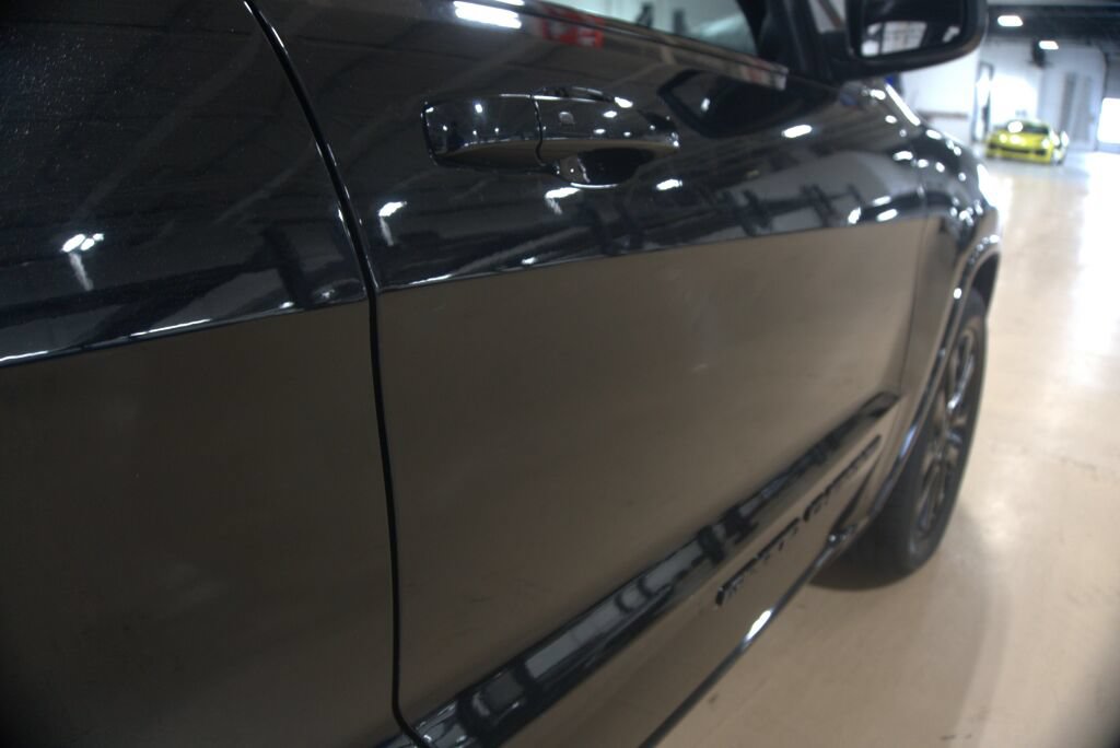 Used 2018 Jeep Grand Cherokee Altitude AWD/4WD image 25