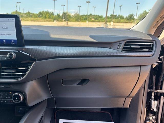 Used 2022 Ford Escape SEL w/ SEL Stealth AWD Package image 16