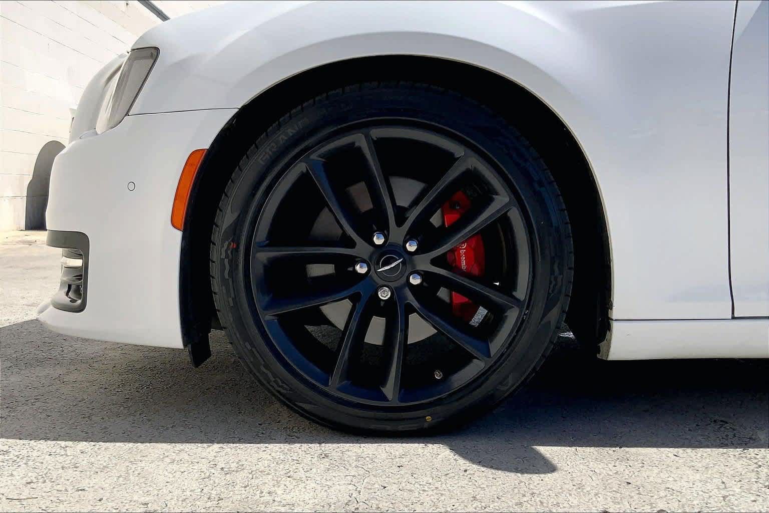 Used 2023 Chrysler 300 C RWD image 5
