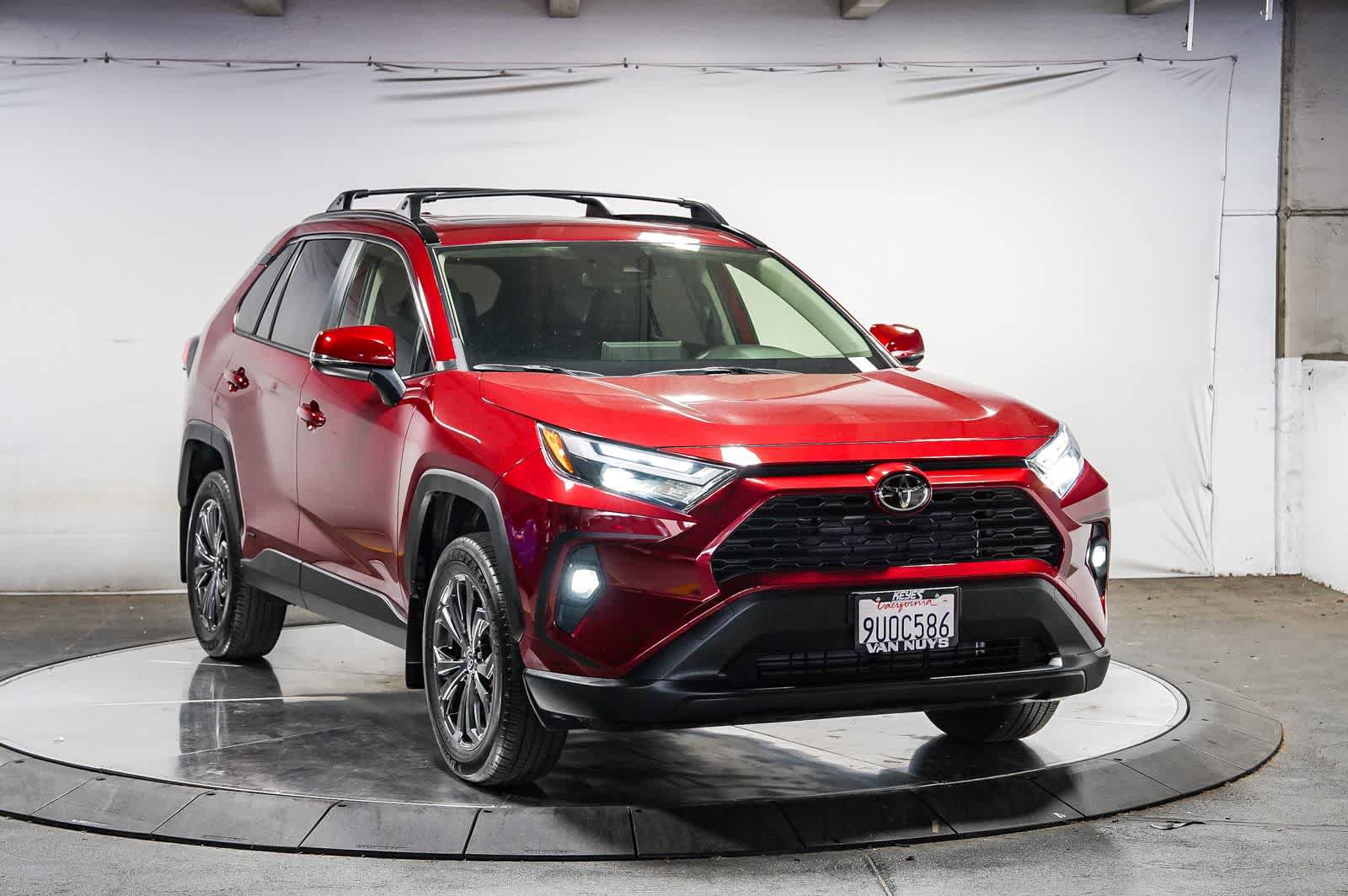 Used 2025 Toyota RAV4 XLE Premium w/ Weather Package AWD/4WD image 5