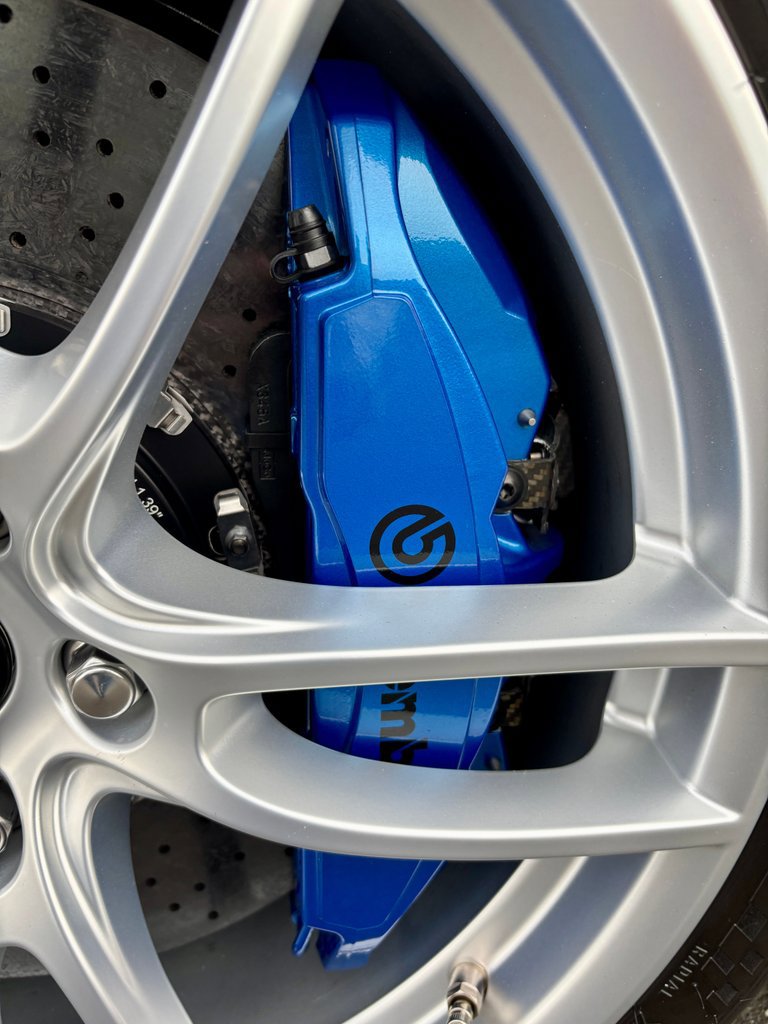 Used 2022 Ford GT RWD image 16