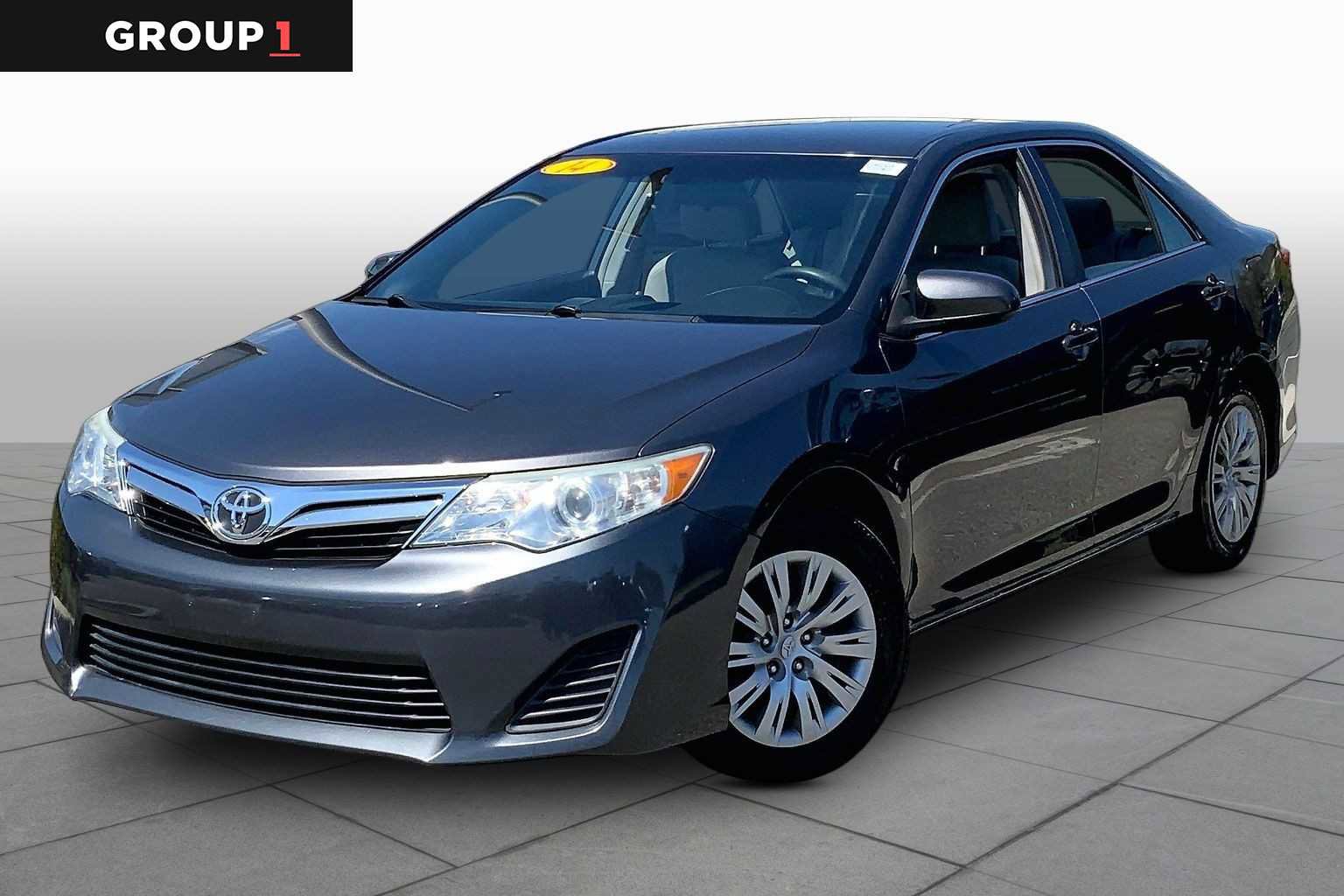 Used 2014 Toyota Camry LE FWD image 1