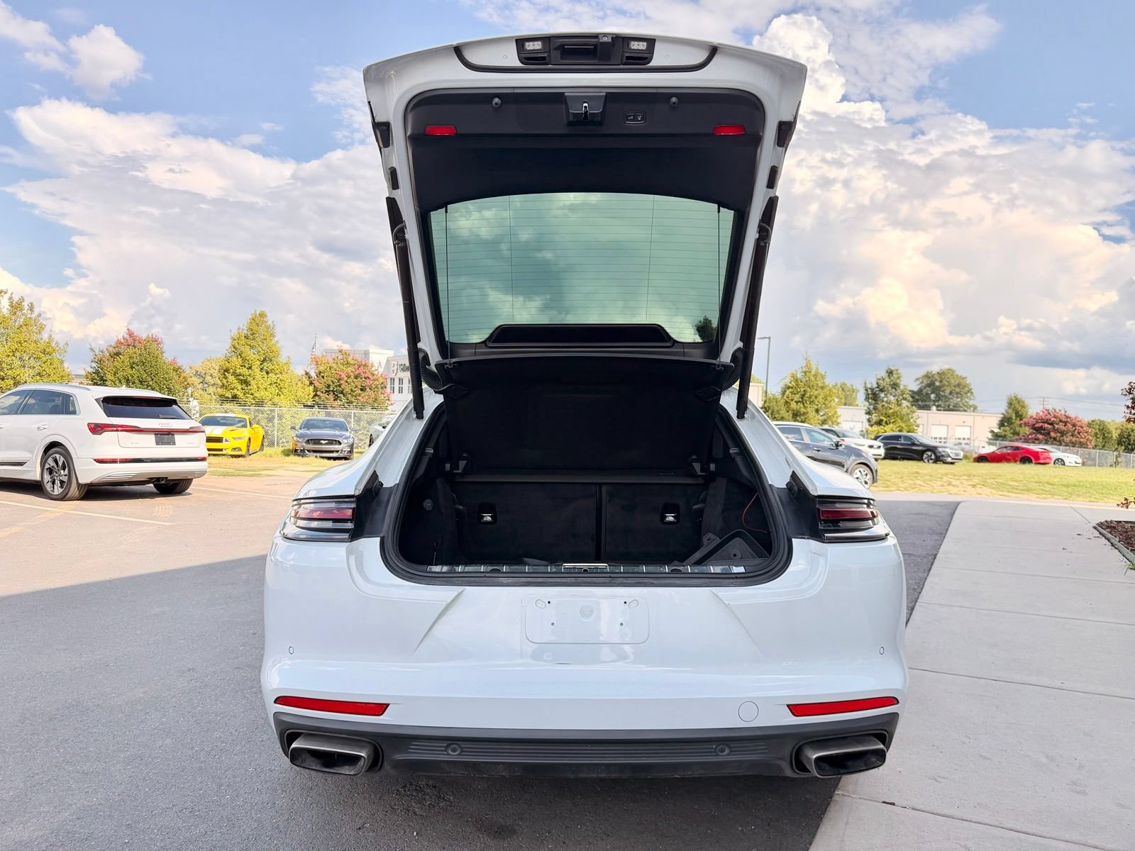Used 2018 Porsche Panamera w/ Premium Package Plus RWD image 47