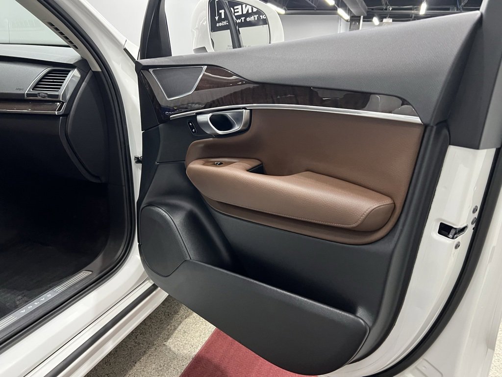 Used 2019 Volvo XC90 T6 Momentum w/ Protection Package image 25