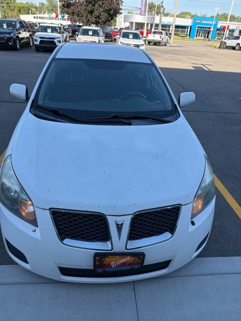 Used 2009 Pontiac Vibe w/ Preferred Package FWD image 2