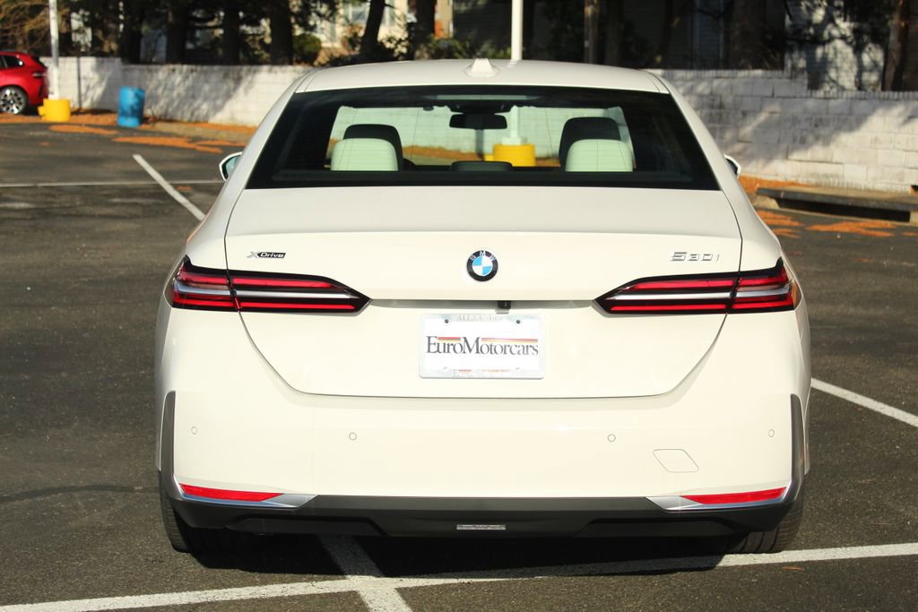 New 2026 BMW 530i xDrive w/ Premium Package AWD/4WD image 7