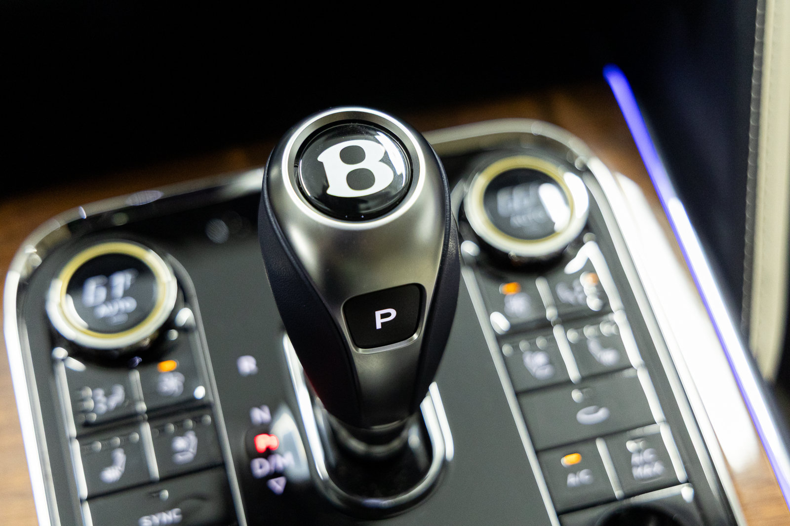 Certified 2026 Bentley Flying Spur V8 AWD/4WD image 32