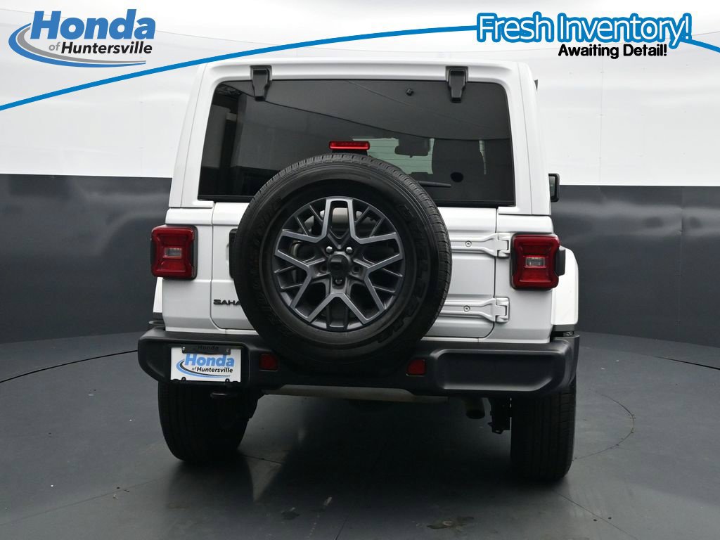 Used 2025 Jeep Wrangler Unlimited Sahara AWD/4WD image 8