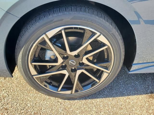 New 2025 Nissan Sentra SR image 9