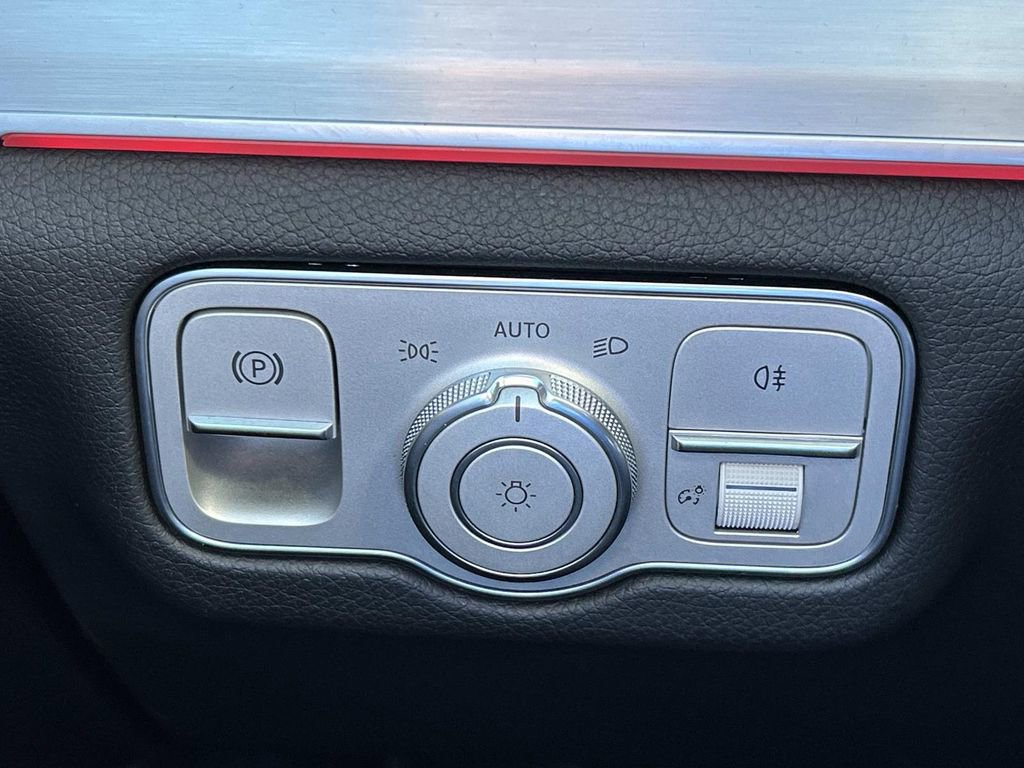 Used 2024 Mercedes-Benz GLE 450e 4MATIC image 29