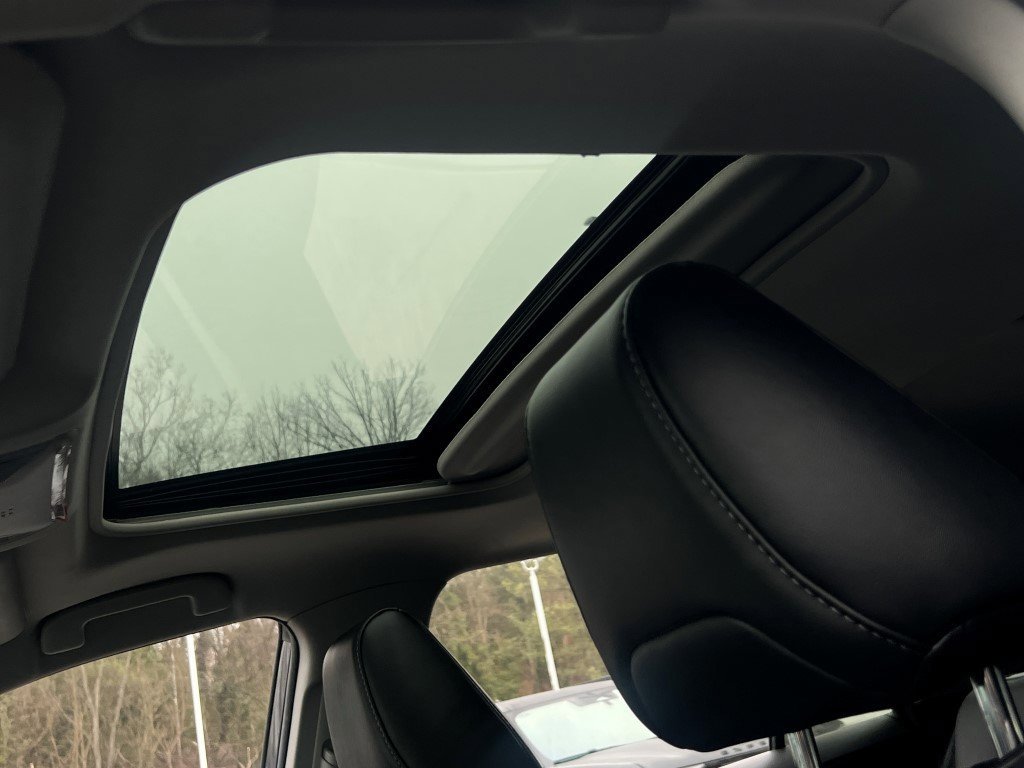 Used 2021 Toyota RAV4 XLE Premium image 28