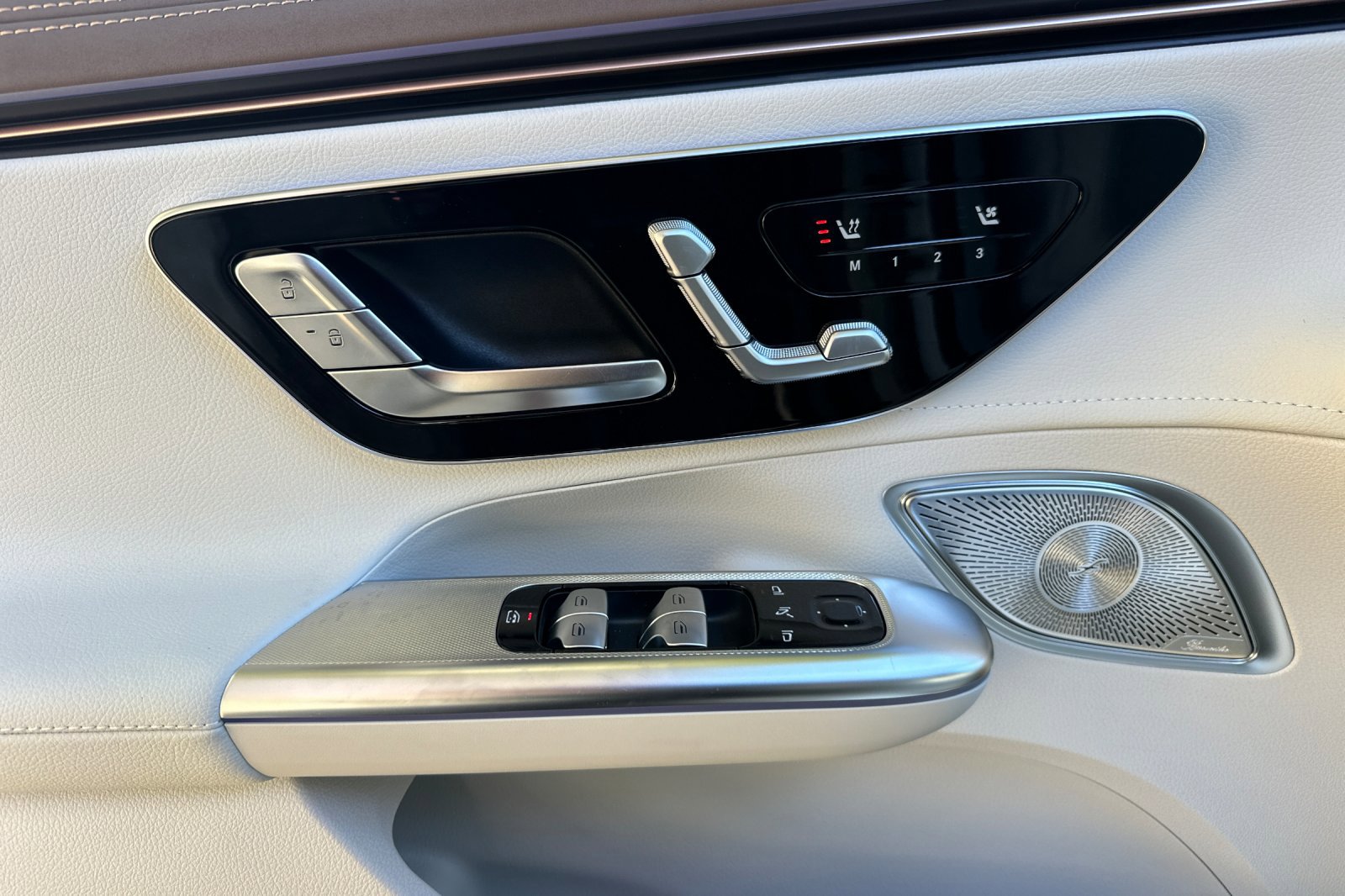 New 2025 Mercedes-Benz EQE 350+ 4MATIC Sedan image 12