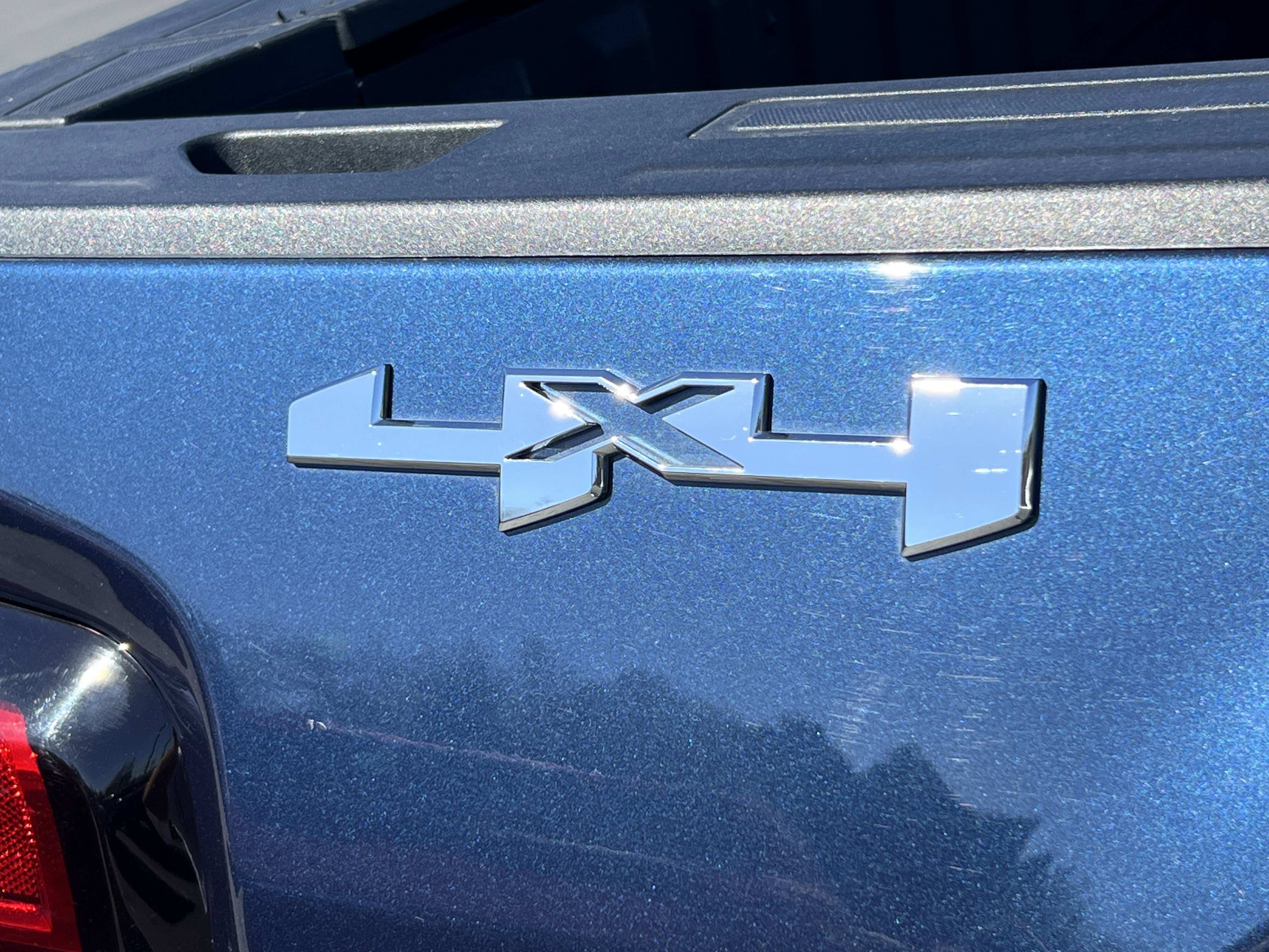 Used 2022 GMC Sierra 2500 SLT w/ SLT Preferred Package AWD/4WD image 10