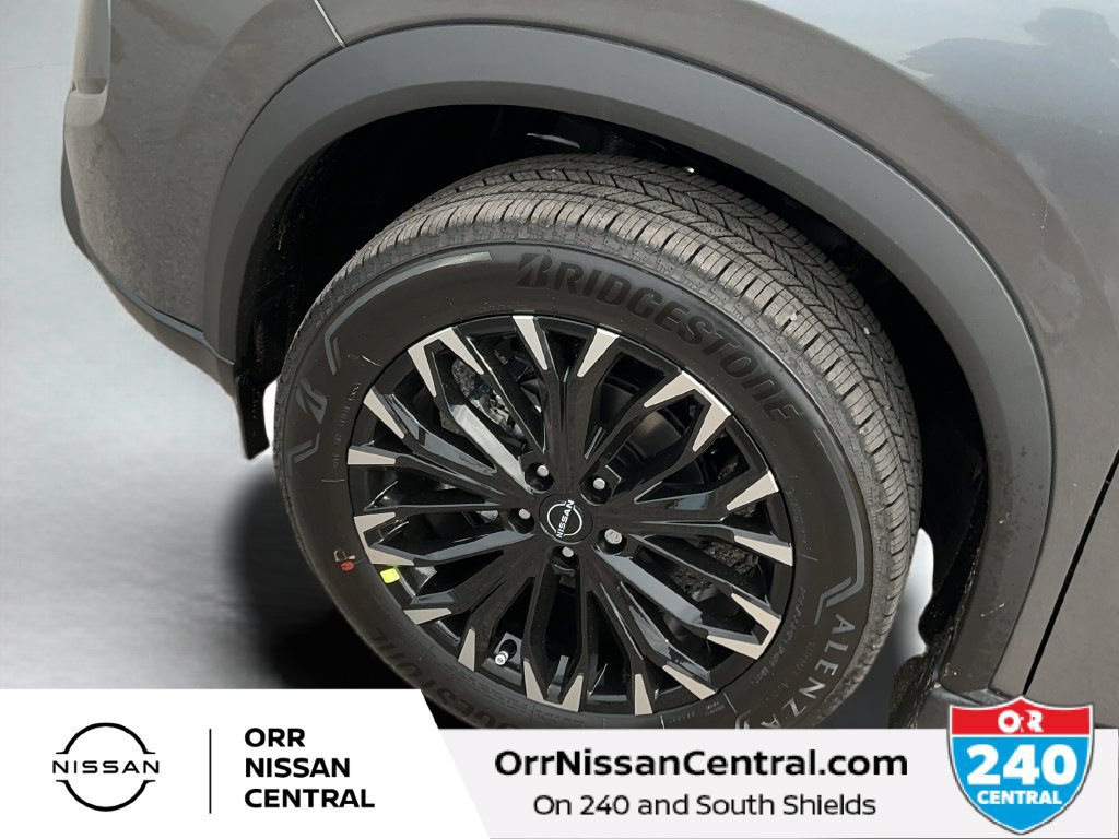 New 2027 Nissan Rogue Dark Armor FWD image 9