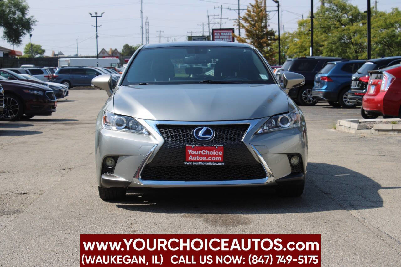 Used 2017 Lexus CT 200h image 2