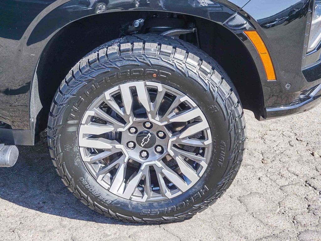 Used 2025 Chevrolet Tahoe Z71 w/ Z71 Off-Road Package image 9