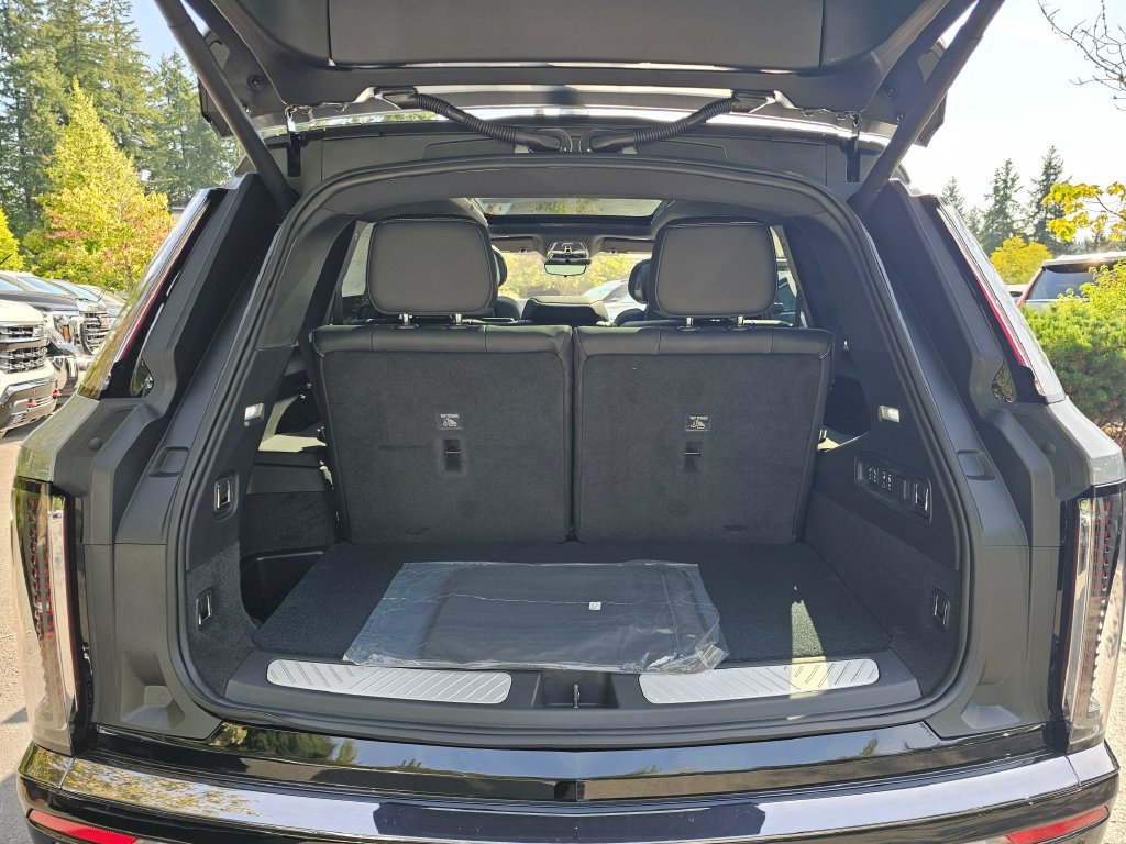 New 2027 Cadillac Vistiq Luxury AWD/4WD image 18