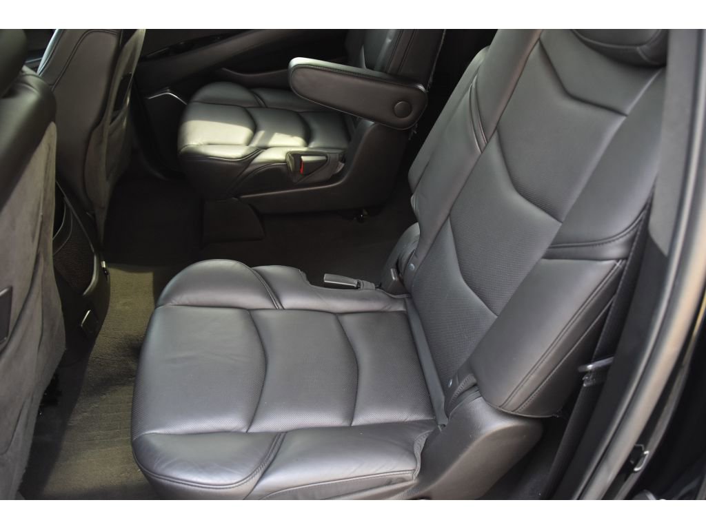Used 2019 Cadillac Escalade ESV Platinum RWD image 16