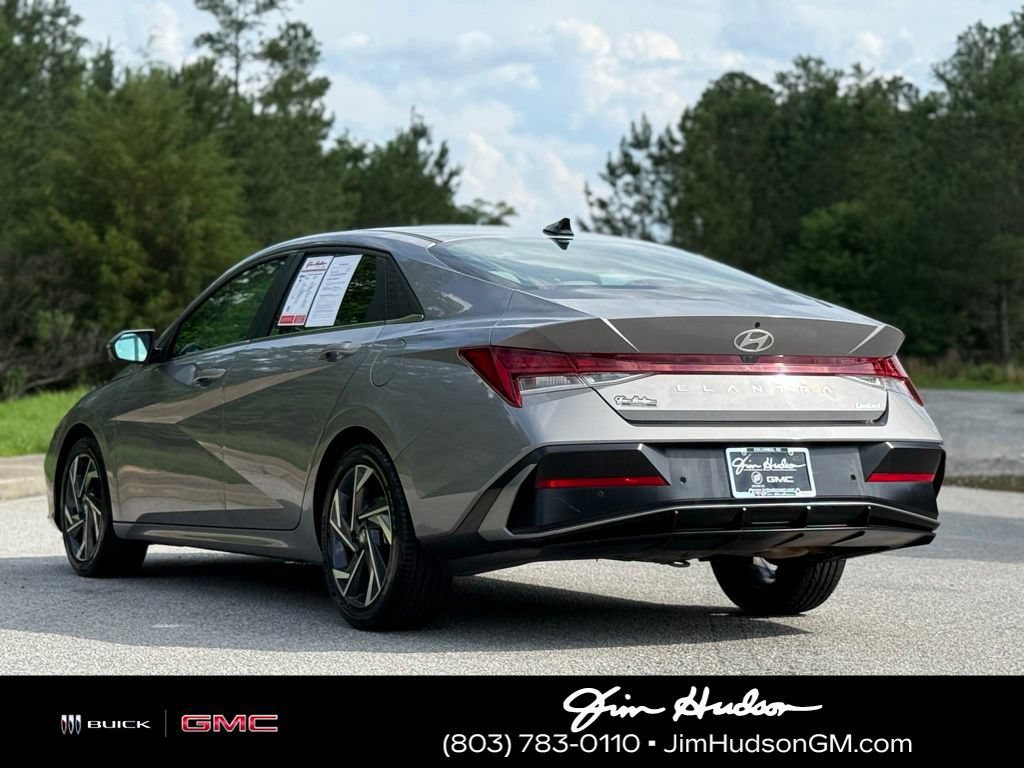 Used 2024 Hyundai Elantra Limited FWD image 12