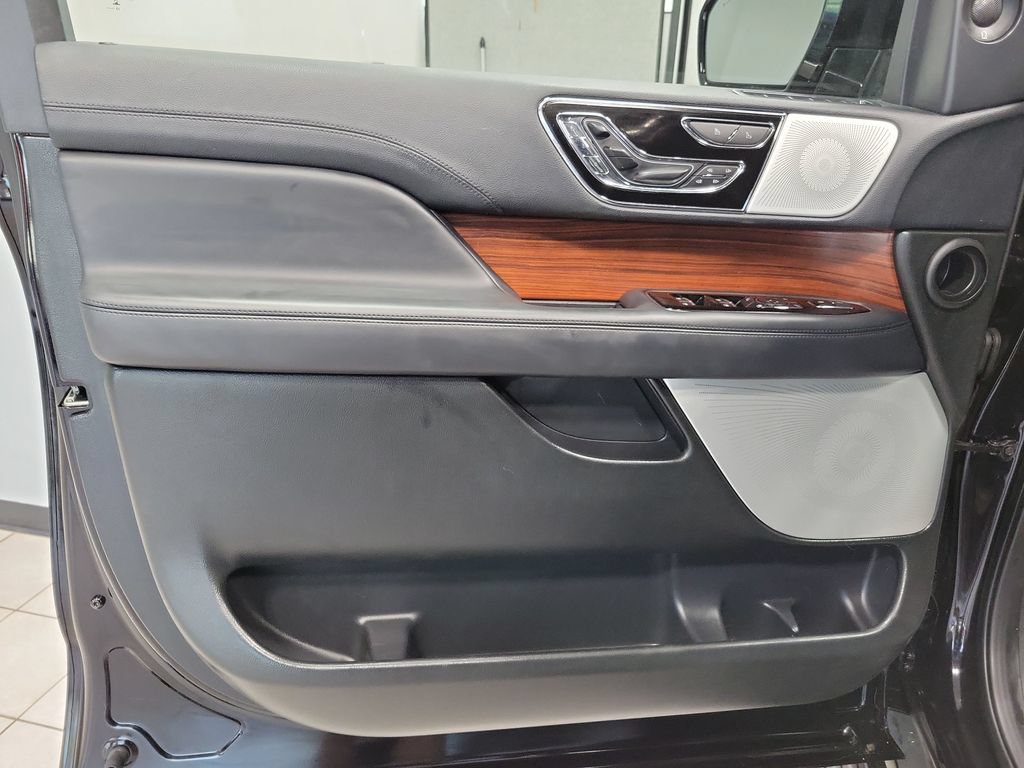 Used 2024 Lincoln Navigator L Reserve AWD/4WD image 37