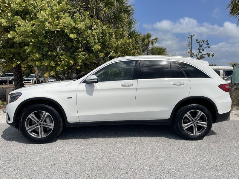 Used 2019 Mercedes-Benz GLC 350e 4MATIC w/ Premium Package image 3