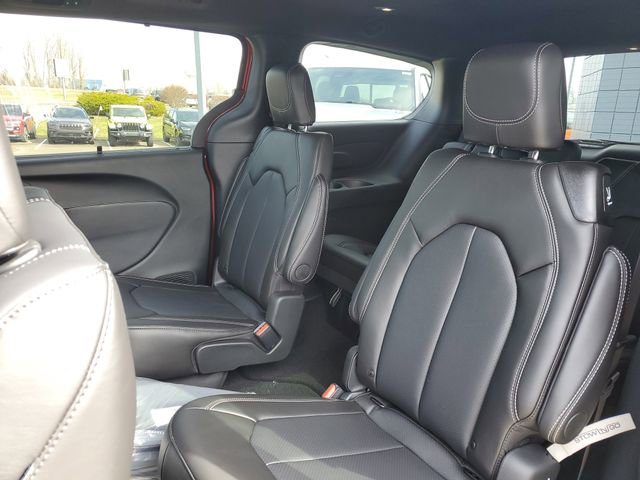 New 2026 Chrysler Pacifica Select FWD image 16