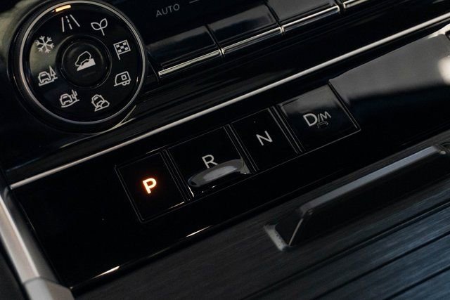 Used 2025 Nissan Armada Platinum image 37