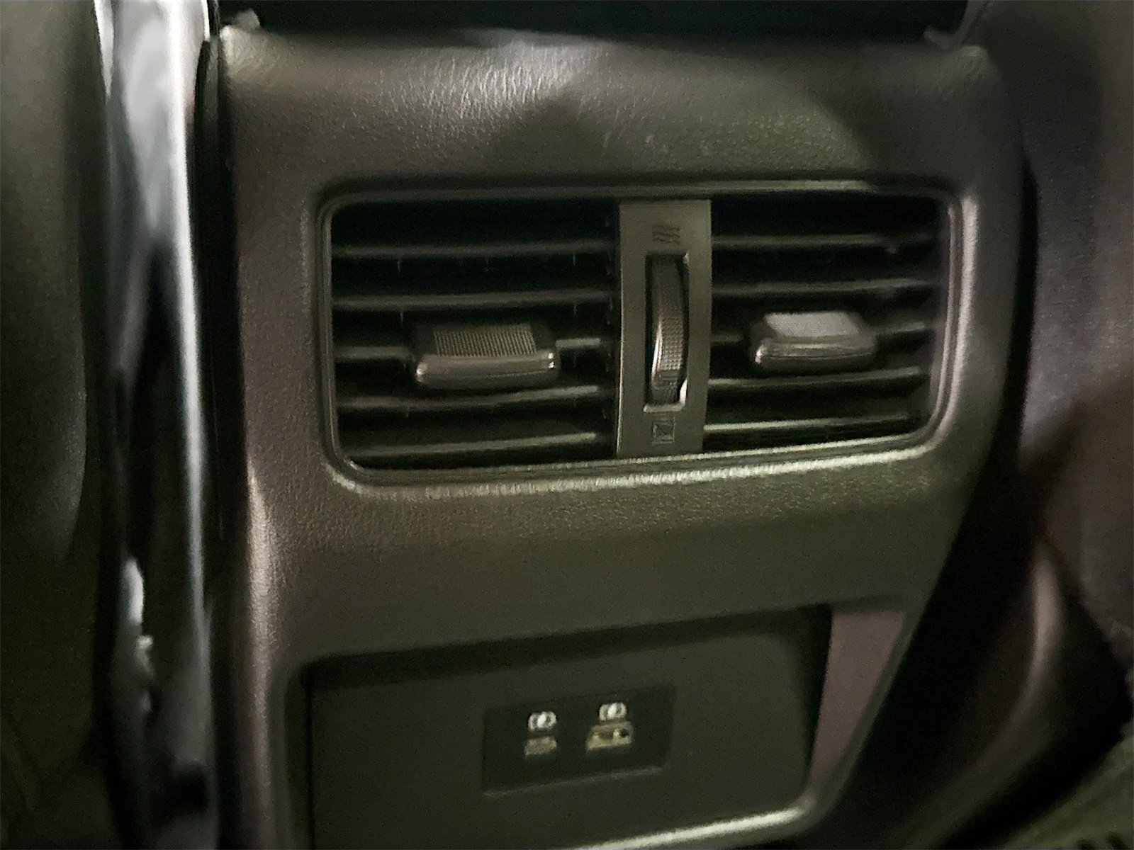 Used 2023 Nissan Rogue SV image 24