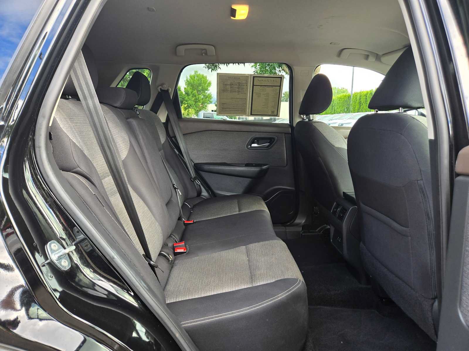 Used 2023 Nissan Rogue SV FWD image 12