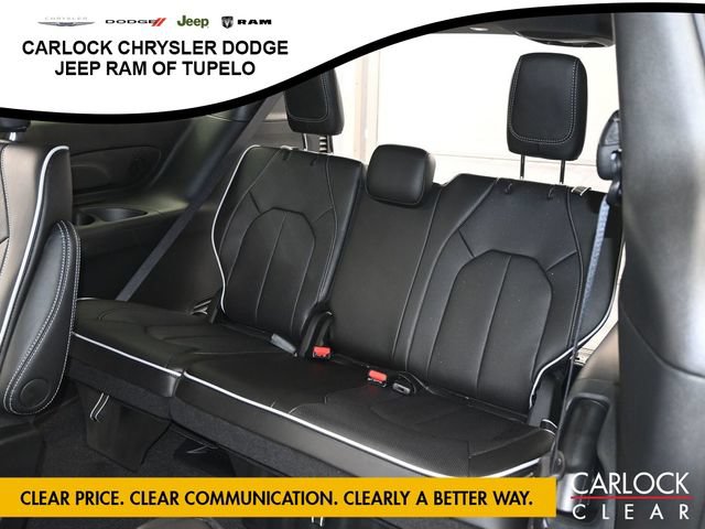 New 2026 Chrysler Pacifica Limited w/ Uconnect Theater Family Group FWD image 33