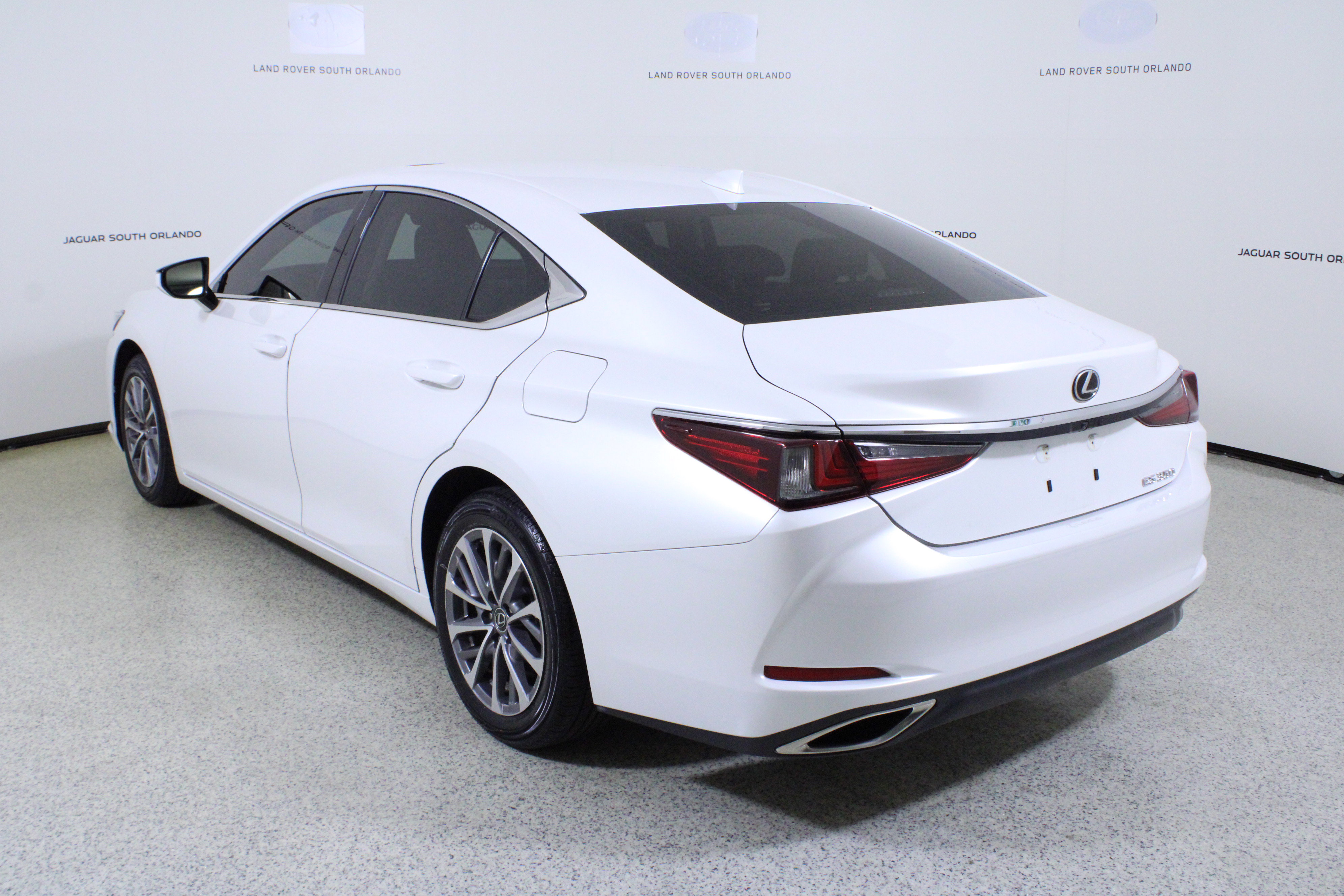 Used 2022 Lexus ES 350 image 5