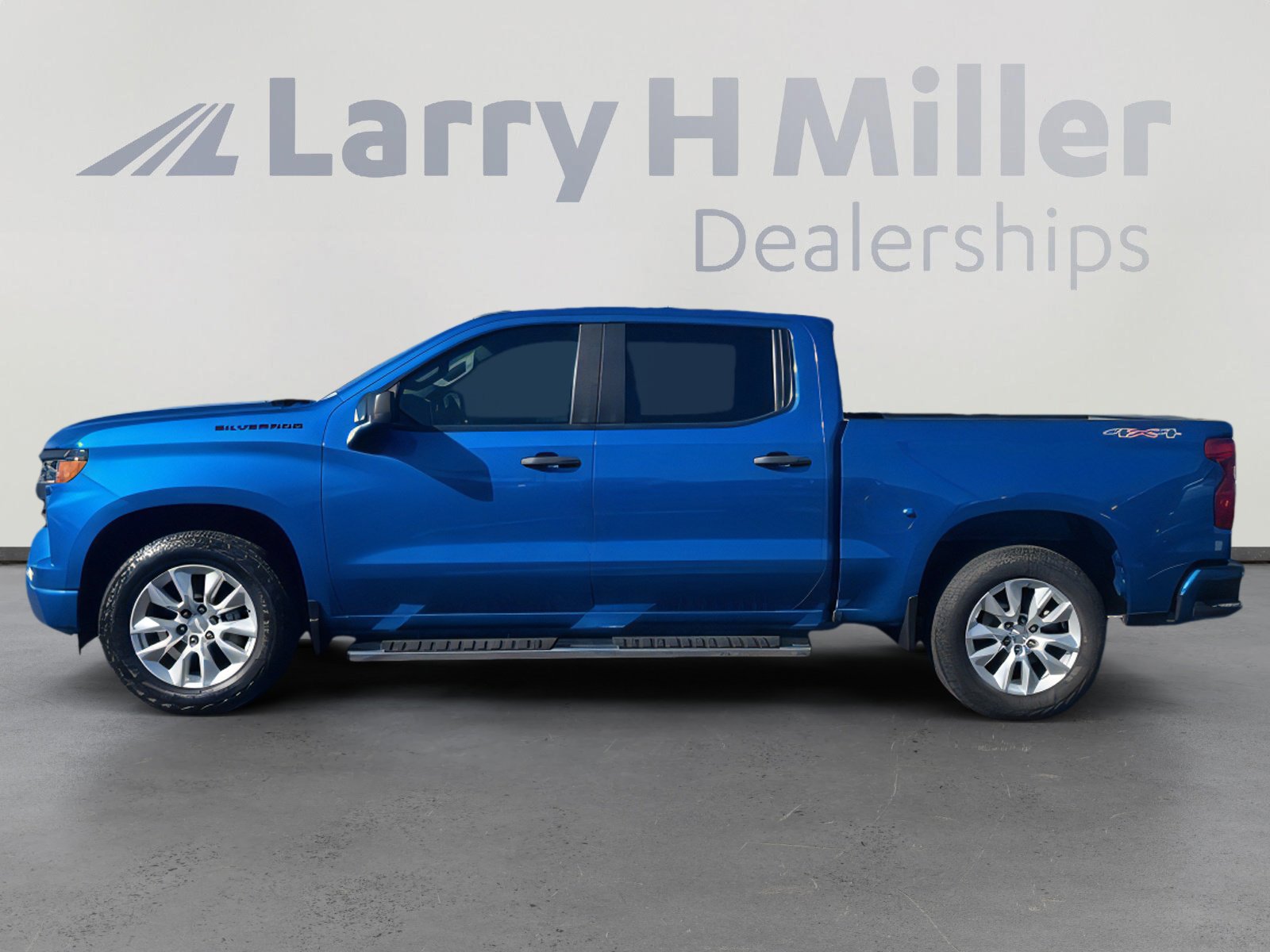 Used 2022 Chevrolet Silverado 1500 Custom w/ LPO, Dark Essentials Package image 2