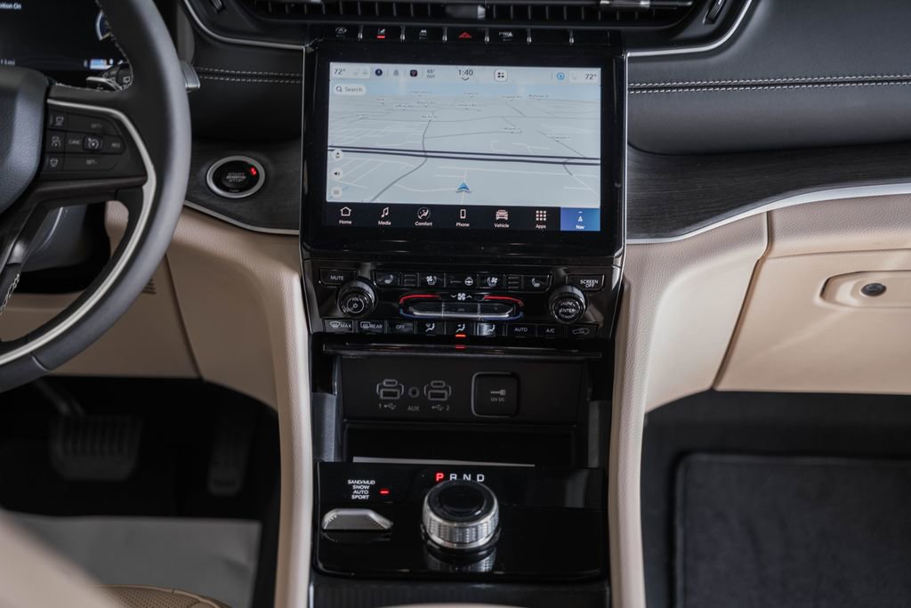 New 2025 Jeep Grand Cherokee L Limited w/ Luxury Tech Group II image 20