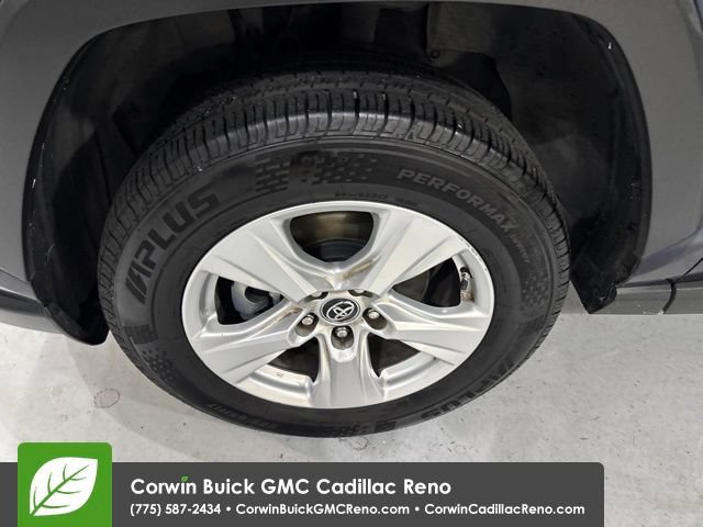 Used 2019 Toyota RAV4 XLE w/ Carpet Mat Package AWD/4WD image 43