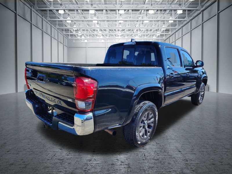 Used 2022 Toyota Tacoma SR5 AWD/4WD image 4